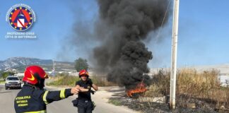 Battipaglia. Ferragosto di “fuoco”, la Protezione Civile impegnata a spegnere tre incendi