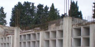 Battipaglia. Sesto cimitero, il Comune realizzerà 120 nuovi loculi. Affidati i lavori per 140mila euro