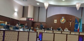 Battipaglia. Assistenza specialistica per gli alunni disabili, 13 consiglieri di maggioranza chiedono al piano di zona più soldi