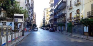 Battipaglia. Tenta scippo in pieno centro, la vittima lo mette in fuga prendendolo a schiaffi