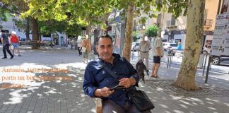 Battipaglia. Foto Notizia. Antonio tutte le mattine porta un biscottino al suo piccione