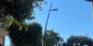 Battipaglia. Nuovo impianto di pubblica illuminazione, installati i primi “lampioni” in via P. Baratta