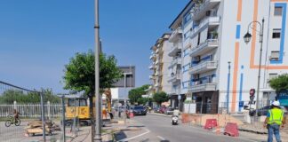 Battipaglia. Via Belvedere, riparano l’acquedotto ed emerge una antica tomba con resti umani (vedi foto)