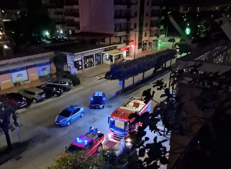 Battipaglia. Paura nella notta nel quartiere di Serroni Basso,a fuoco 3 autovetture