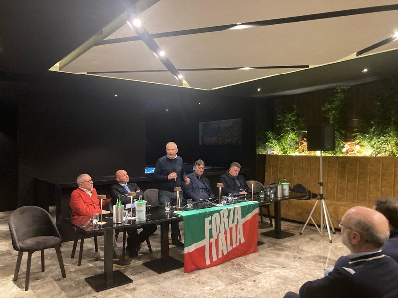 Brindisi d'inizio anno di "Viva Battipaglia",pronto un nuovo progetto politico di Forza Italia