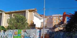 Battipaglia. Vecchio edificio dell’Istituto Fiorentino, al via il completamento dell’abbattimento