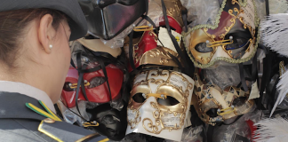 Salerno, controlli di Carnevale: sequestrati 19mila prodotti illeciti