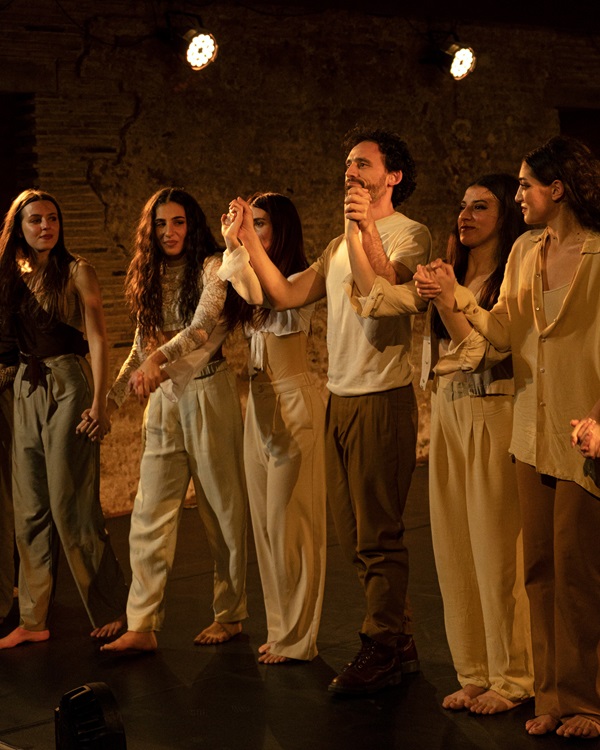 Battipaglia. Andrea Veneri coreografo,danzatore ed insegnante incanta il teatro Ruskaja di Roma (vedi foto)