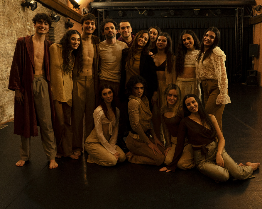 Battipaglia. Andrea Veneri coreografo,danzatore ed insegnante incanta il teatro Ruskaja di Roma (vedi foto)