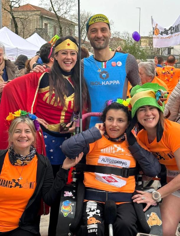 Alla 44^ maratona di Londra il battipagliese Leo spinge la carrozzina di Caterina Novella in 3h e 55 minuti