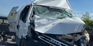 Battipaglia. Si schianta sul guardrail dell’autostrada con un furgone, il conducente finisce in codice rosso in ospedale