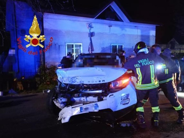 Campagna. Incidente sulla SS91,tragico il bilancio. Morti due Carabinieri,4 i feriti