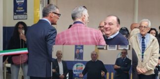 Battipaglia. Elezioni Europee, Fulvio Martusciello di Forza Italia inaugura la sede elettorale in via Baratta