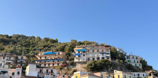 Tensione in costiera amalfitana: Ugl denuncia e chiede più stalli per bus ad Amalfi