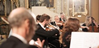 Battipaglia. Piazza A. Moro, il 25 luglio concerto “Specchi e Prismi” – 100 anni dalla morte di Giacomo Puccini” a cura dell’Orchestra Filarmonica Campana”