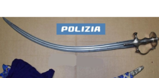 Salerno. 26enne tenta di uccidere il cognato con un pugnale, arrestato dalla polizia