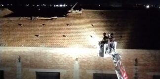 Battipaglia. Cade a pezzi l’ex Tabacchificio, ieri sera l’intervento dei Vigili del Fuoco