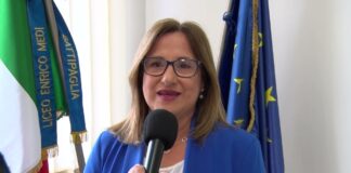 Battipaglia. L’augurio agli studenti della dirigente Talamo. Il liceo Medi festeggia 50 anni, tanti i progetti in fase di completamento (video intervista)