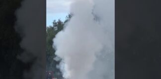 Battipaglia. Paura sulla litoranea, autovettura di grossa cilindrata in fiamme (video)