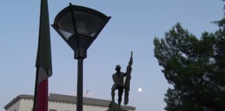 Battipaglia. Rotatoria autostradale e Piazza della Repubblica senza luci (video)