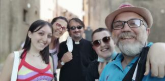 Battipaglia. Pezzi Unici celebra un anno con l’evento “…eil vento soffia ancora…”: l’intervista al presidente Caiola (video)