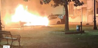 Battipaglia. Ultim’ora: in fiamme due autovetture, panico tra i residenti di piazza Risorgimento (video)