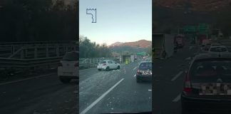 A2, incidente tra camion e auto: mattinata di caos verso Salerno (video)