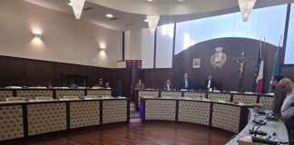 Battipaglia. Consiglio Comunale fantasma: la maggioranza non si presenta, salta il confronto sul PIAO