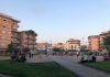 Battipaglia, caos movida e “isola di calore” nella nuova piazza di via De Gasperi: la protesta dei residenti viaggia sui social