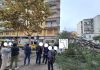Ultima ora. Battipaglia, ramo di grosse dimensioni si spezza in piazza Madonnina: ferite una donna e una bambina (vedi foto)